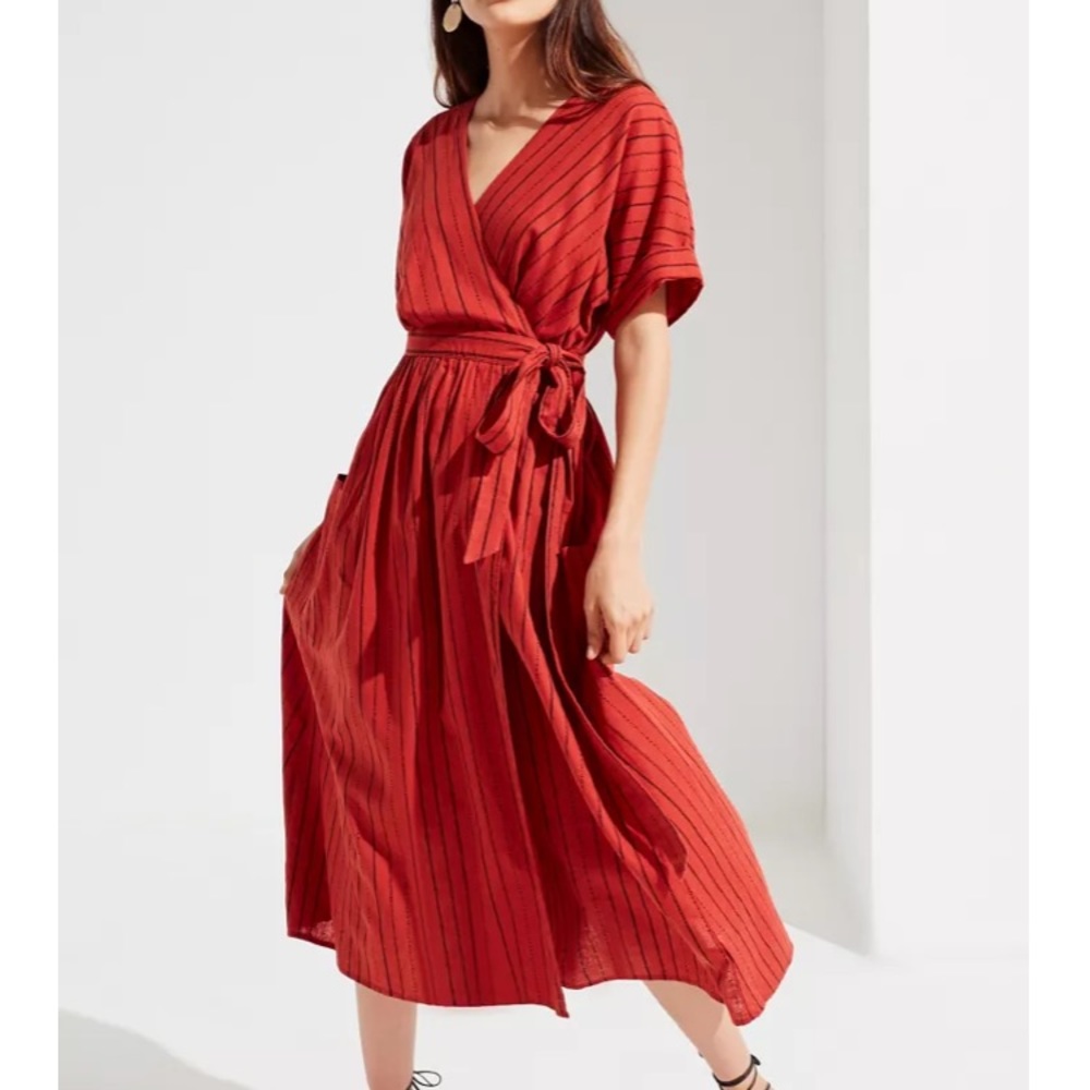 UO Linen MIDI Wrap Dress